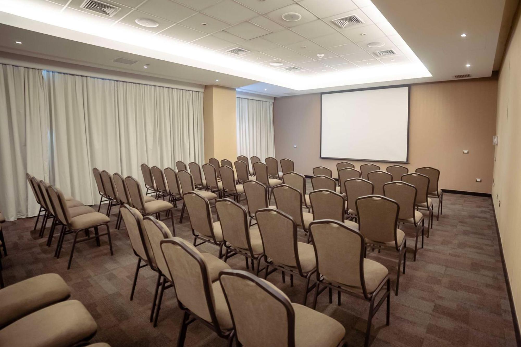 Doubletree By Hilton Trujillo Hotel Encalada Luaran gambar