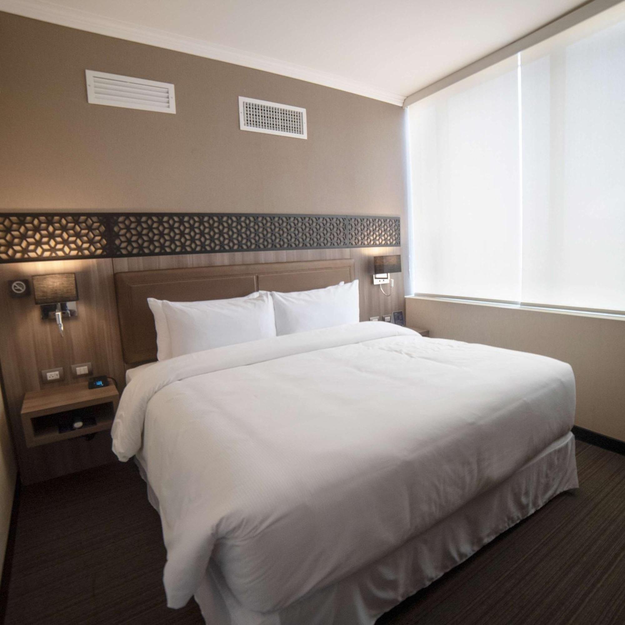 Doubletree By Hilton Trujillo Hotel Encalada Luaran gambar