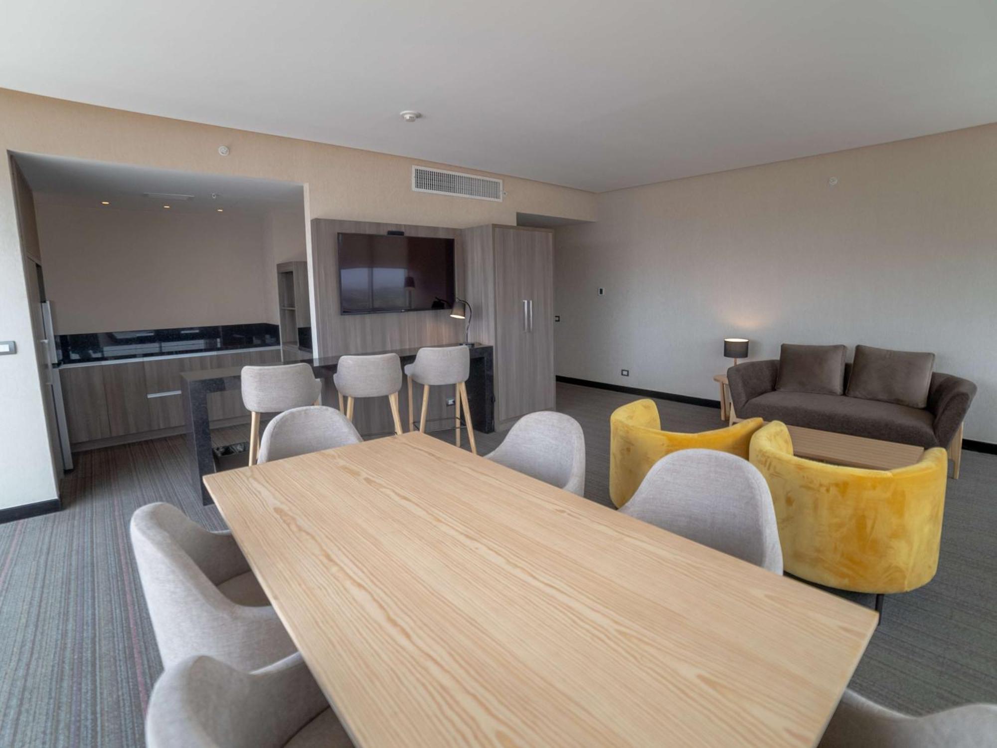 Doubletree By Hilton Trujillo Hotel Encalada Luaran gambar